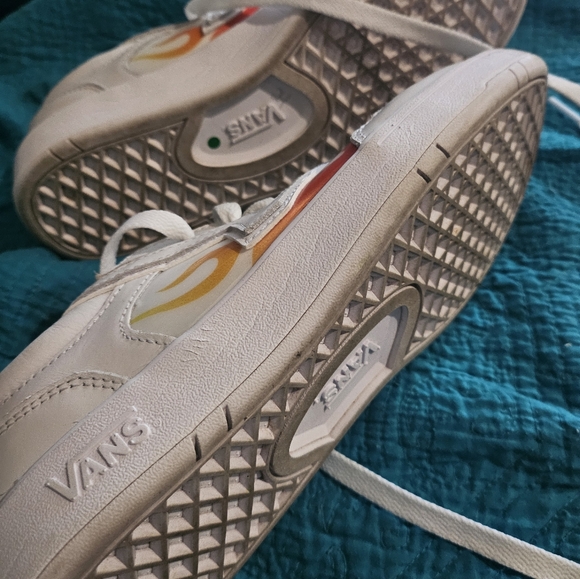 Flame Shell Vans-only worn once - Picture 4 of 5